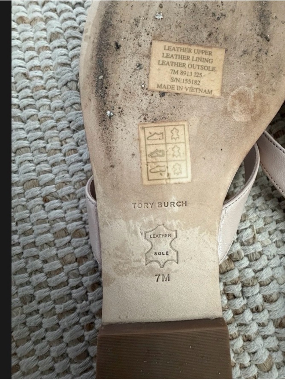 SOLD Tory Burch Blush Leather Thong Sandals with Gold Logo - Picture 6 of 6